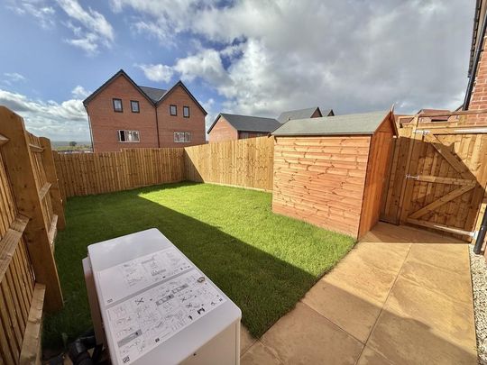 3 bedroom semi-detached house to rent - Photo 1