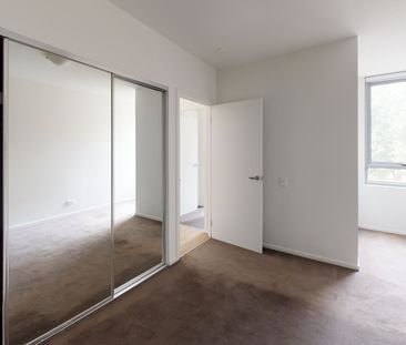 Contemporary Comfort in the Heart of Carlton - Photo 2
