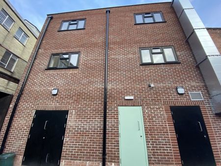 2 bedroom flat to rent - Photo 2