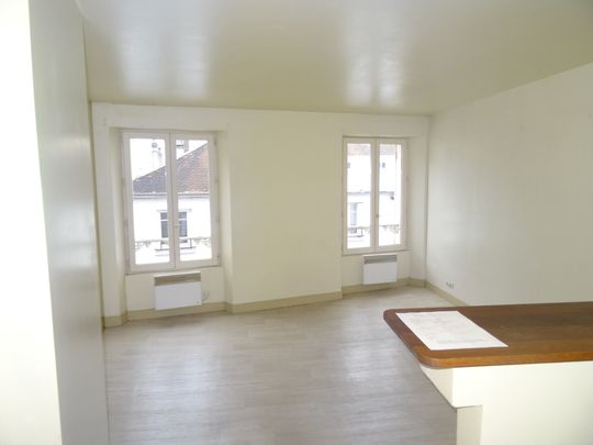 Location Appartement 1 pièce 26m² FONTAINEBLEAU 77300 - Photo 1