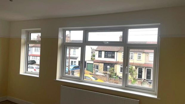 3 bedroom end of terrace house to rent - Photo 1