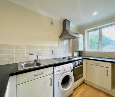 1 Bedroom Flat / Apartment - Winchester Road, Four Marks - Photo 6