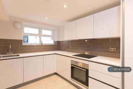 2 bedroom flat to rent - Photo 3