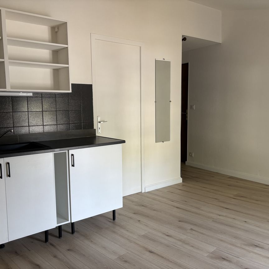 Location Appartement 1 pièce 21m² JAUNAY MARIGNY 86130 - Photo 2