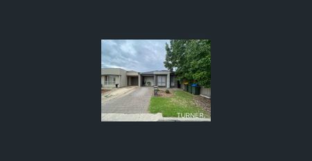 Lovely low maintenance home in quiet street - Photo 5