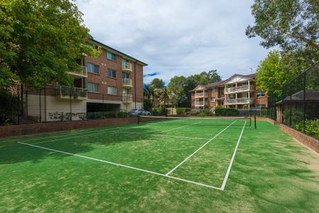 Tranquil Top-Floor Apartment with Leafy Outlook - Photo 2