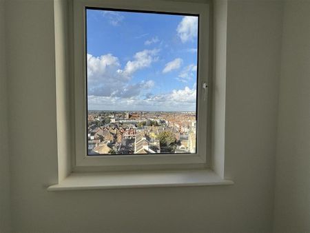 Royal Parade Eastbourne BN22 7AX - Photo 4