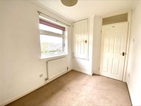 3 bedroom semi-detached house to rent - Photo 5