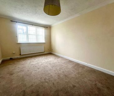 4 bedroom semi-detached house to rent - Photo 5