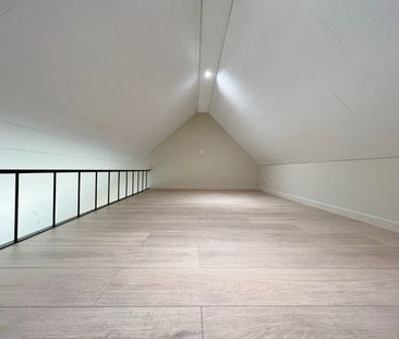 Volledig vernieuwde rijwoning met zonnige tuin en 3 slaapkamers. - Photo 1