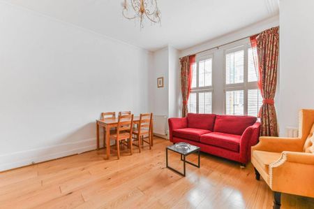 2 bedroom flat to rent - Photo 2