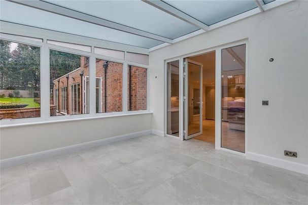 8 bedroom detached house to rent - Photo 1