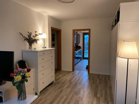 3 Zimmer DG Wohnung mit Balkon in Konz | 850 € kalt | befristet - Photo 2