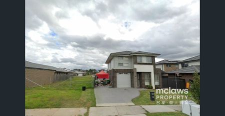 Stunning Family Home in Leppington - For rent - Photo 2