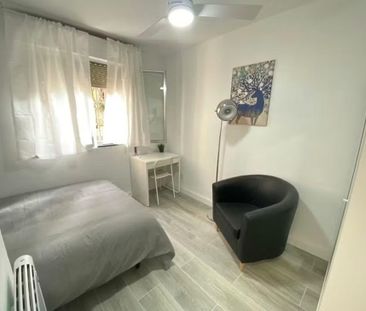 Calle de Arechavaleta, Madrid, Community of Madrid 28041 - Photo 4