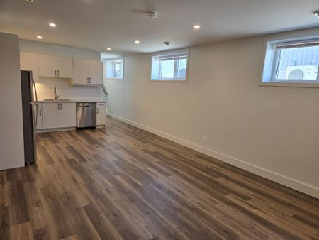 For Lease - 8 Aldersgate Drive Unit# B, Belleville, Ontario - Photo 5