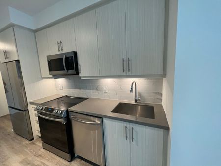 For Lease - 105 Oneida Crescent Unit# 705, Richmond Hill, Ontario - Photo 3