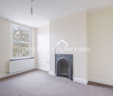 4 bedroom terraced house to rent - Photo 3