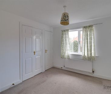 St. Matthews Close, Renishaw, S21 - Photo 4