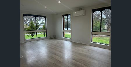 Exquisite Home for Rent - Photo 3