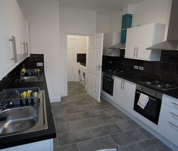 Room in a Shared House, Woodside Gardens, N17 - Photo 1