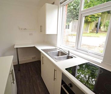 Parkstone, BH12 - Photo 5