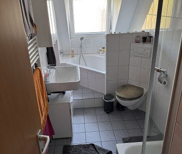 Moderne Dachgeschosswohnung direkt am Volkspark - Foto 3