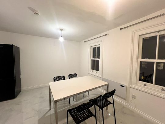 3 bedroom flat to rent - Photo 1