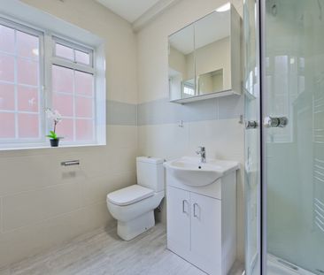 Room in a Shared Flat, Queens Mansions, NW4 - Photo 5