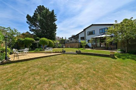 4 bedroom detached house to rent - Photo 5