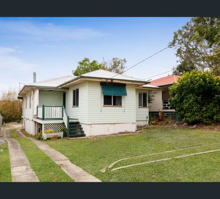 76 Main Avenue, Wavell Heights, Qld 4012 - Photo 4