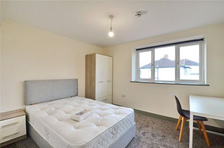 6 bedroom semi-detached house to rent - Photo 3