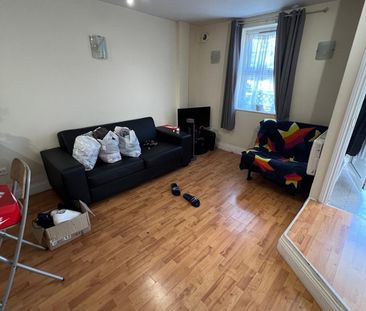 1 Bed Flat, Eastcote Lane, HA2 - Photo 1