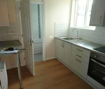 Hampden Avenue, Eastbourne, BN22 - Photo 2