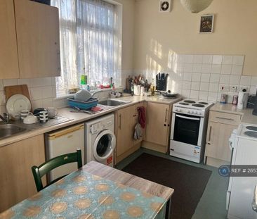 1 bedroom in a house share to rent - Photo 6