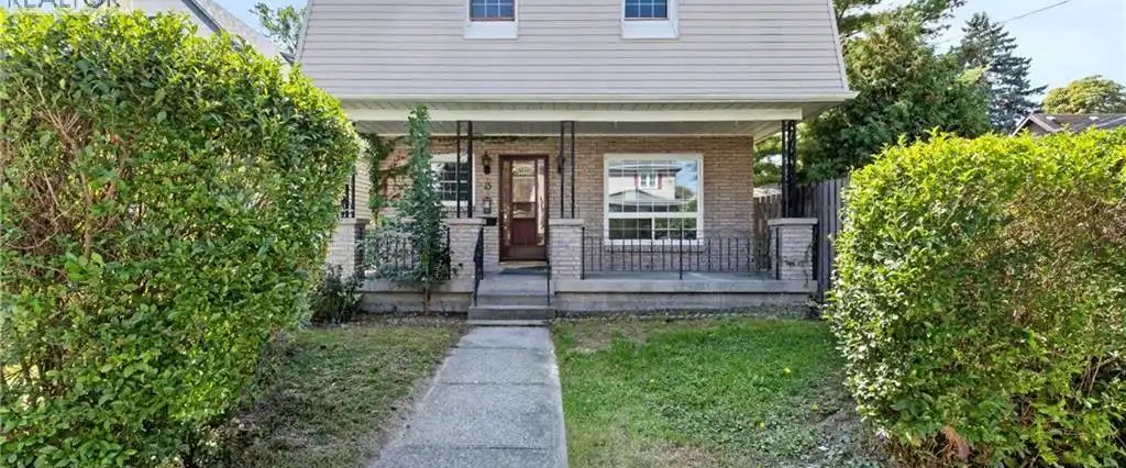 15 MCCORMICK Street Unit# Upper — 3 Bedroom - Photo 1