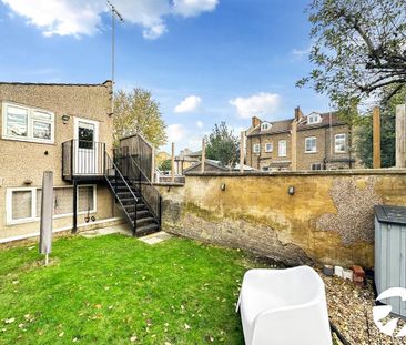 2 bedroom end of terrace house to rent - Photo 3