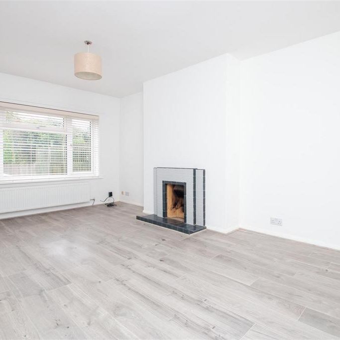 4 bedroom semi-detached bungalow to rent - Photo 1