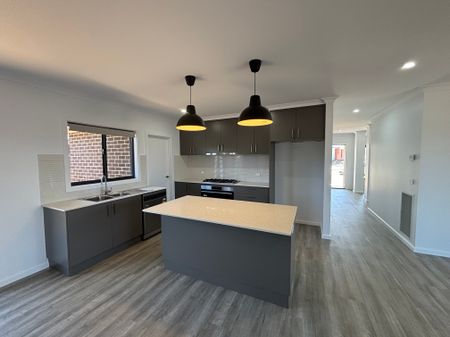 Brand-new Four Bedroom Home In Beautiful Brooklyn Fields Estate! - Photo 5