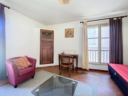 A LOUER AVIGNON INTRA MUROS (84000) : charmant studio en dernier étage + cave !, - Photo 4