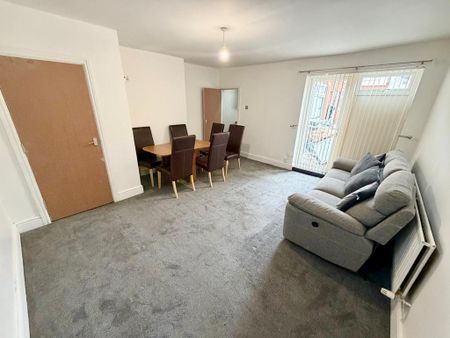 3 bedroom semi-detached house to rent - Photo 2