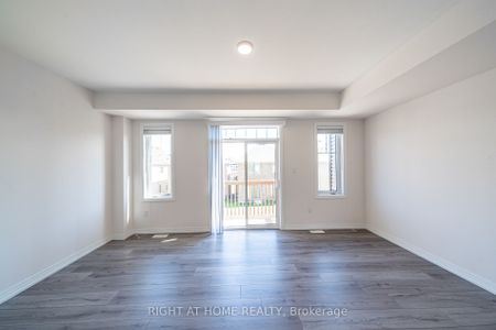 Townhouse For Lease | E8116326 - Photo 4