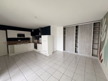 Location Appartement 2 pièces 45m² VILLEURBANNE 69100 - Photo 4