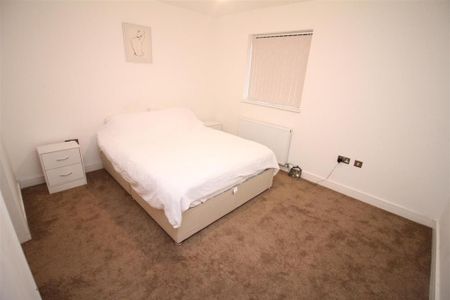 3 bedroom terraced house to rent - Photo 4