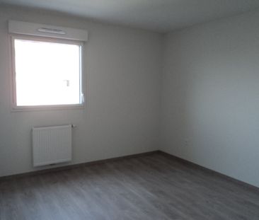 Location Appartement 3 pièces 69m² - Photo 3