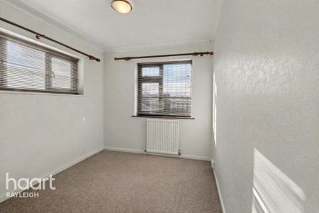 4 bedroom detached house to rent - Photo 4