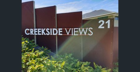 4 Bedroom double garage town house close to all amenties - Photo 4