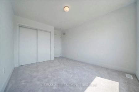 Property For Lease | E9033646 - Photo 5