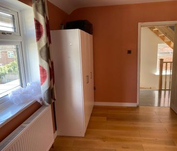 1 bedroom in a house share to rent - Photo 5