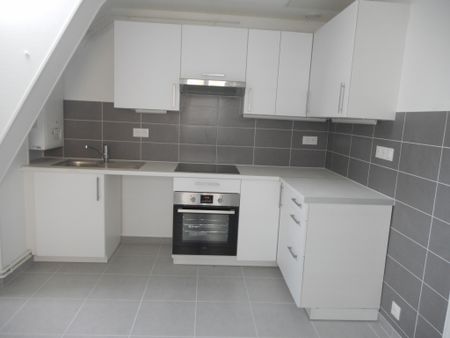 Appartement RUE DE CHEVIGNE - Photo 2